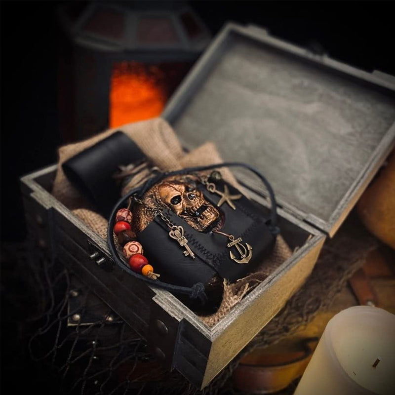 Skull Pirate Rum Flaske laget av harpiks | Skanto