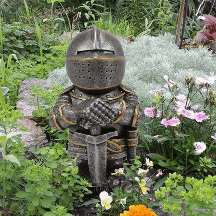 Little Knight Garden Guardian | Skanto