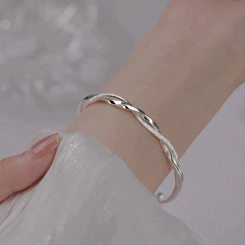 Elegant Vridde Sølv Armbånd Skanto