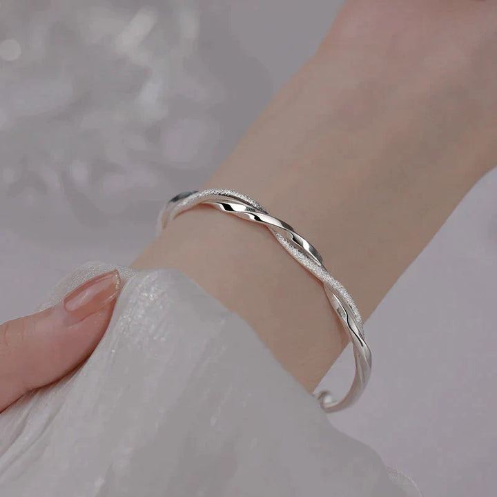 Elegant vevd sølvarmbånd