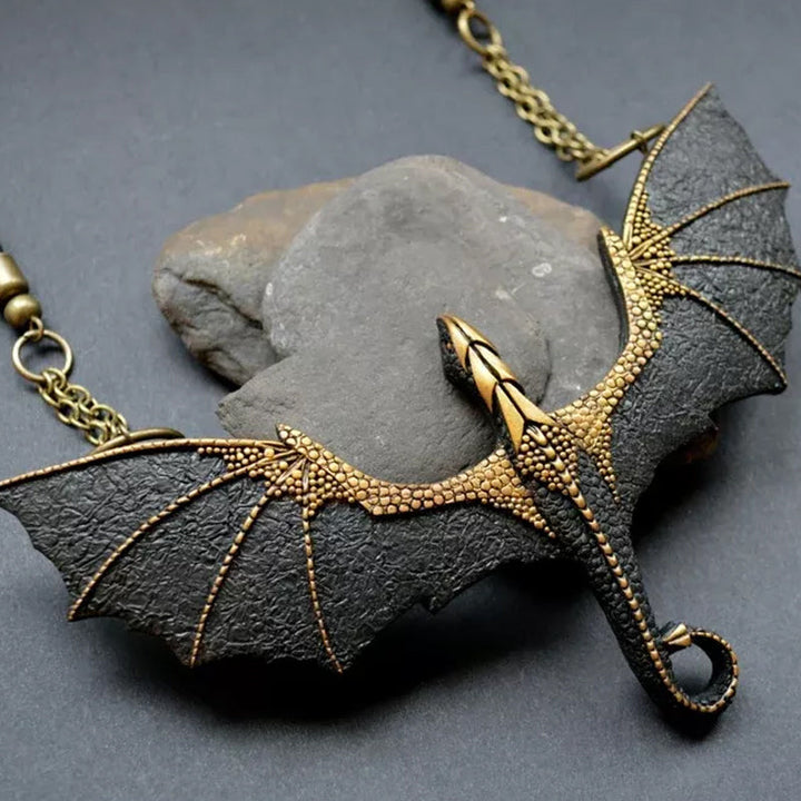 Skanto | Flying Dragons Necklace