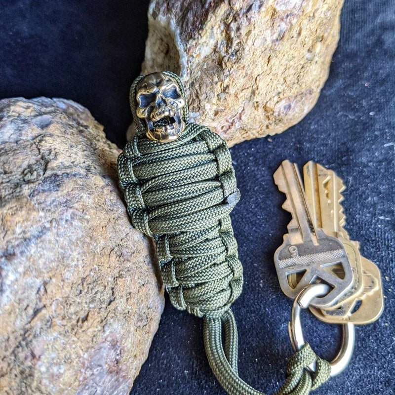 Skanto | Paracord nøkkelring mumie messing hodeskalle