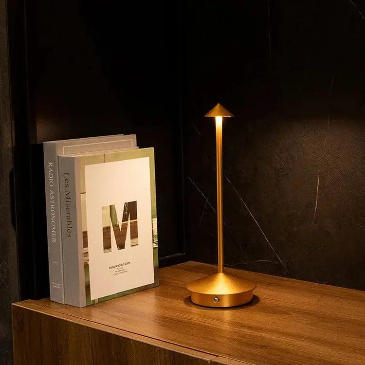 Skanto | BeamLuxe - Elegant Trådløs Bordlampe