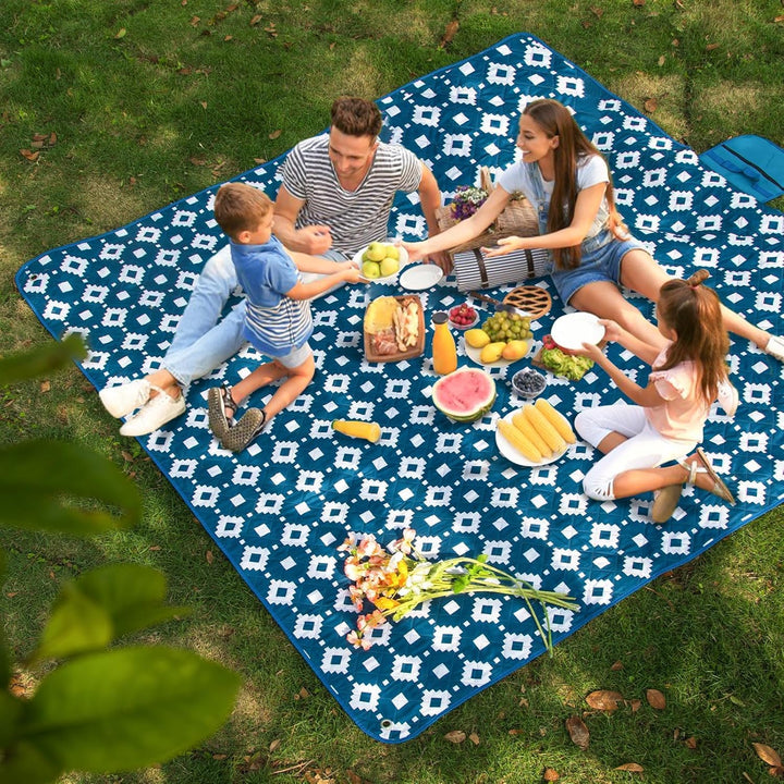 Skanto | Ekstra stor vanntett piknikteppe 200 × 200 cm med 3 lag – MeadowRest