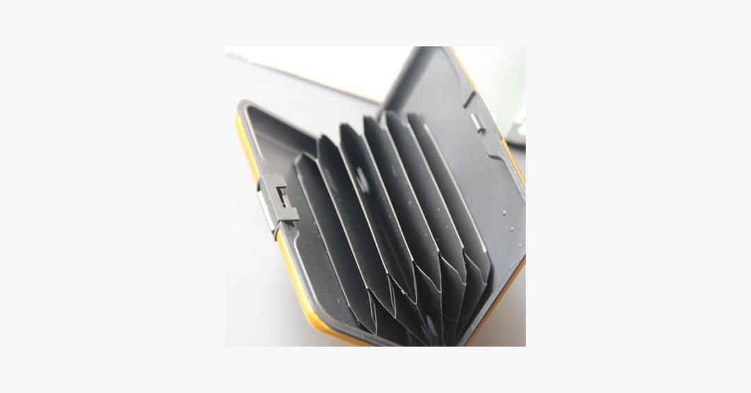 Skanto | Aluminium Metall Glans Kortholder - Stilig Reiselommebok - Best Beskyttelse Mot RFID Skanning