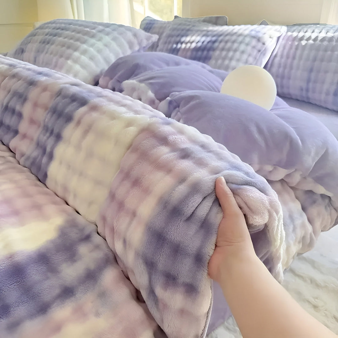 Koselig sengetøysett i plysj – varmt og mykt for høst og vinter | ReversiSkantoe-design laget av kaninpels og melkefløyel