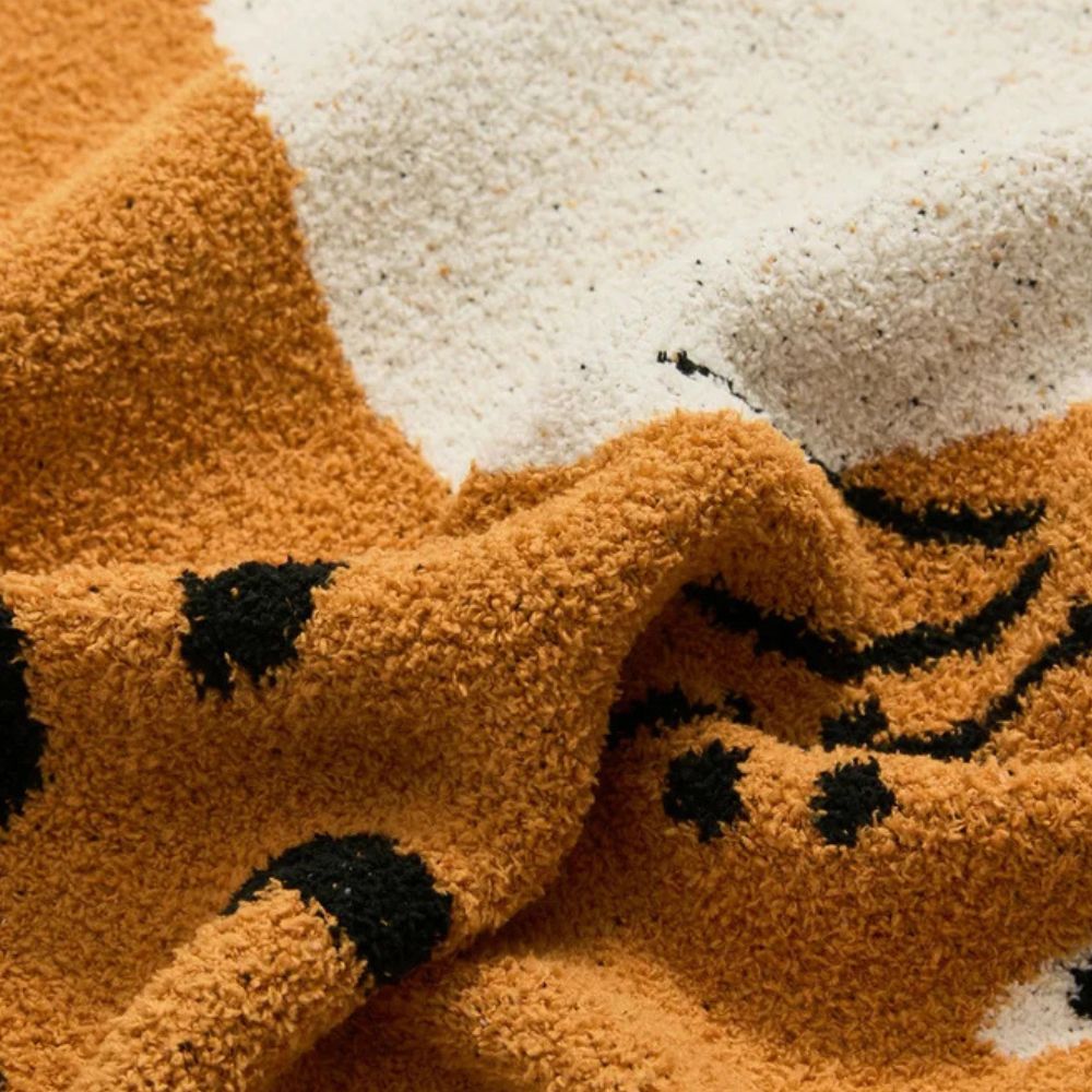 Skanto | Wild Paws Cozy Blanket