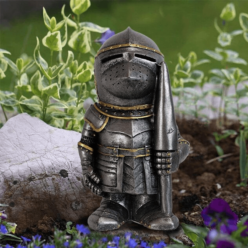 Little Knight Garden Guardian | Skanto