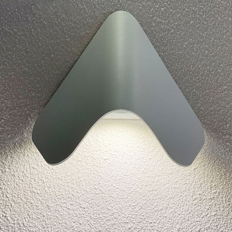 Moderne Kreativ Trekant Aluminium LED Utendørs Vanntett Vegglampe | Skanto