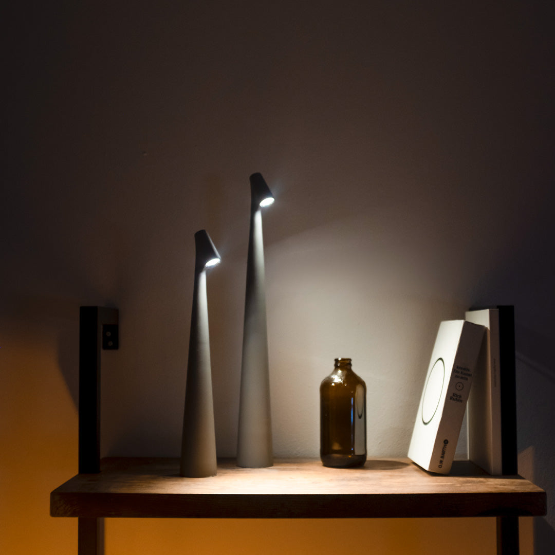 Skanto | Bordlampe Moderne Rød Metall LED Lys