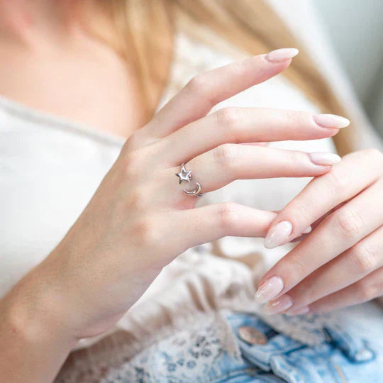 Skanto | CalmRing Nua - Stylish Ring for Stress and Anxiety