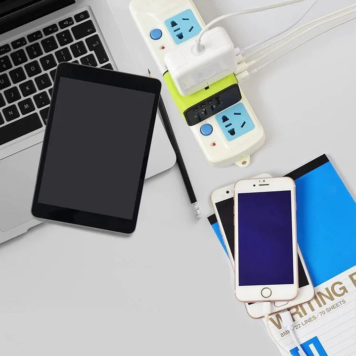 Universell 100V-220V smart reiseadapter spenningsomformer