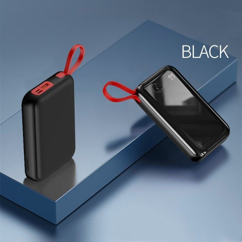 Skanto | 10000mAh Power Bank med innebygd kabel og 3 utganger, for telefon og nettbrett