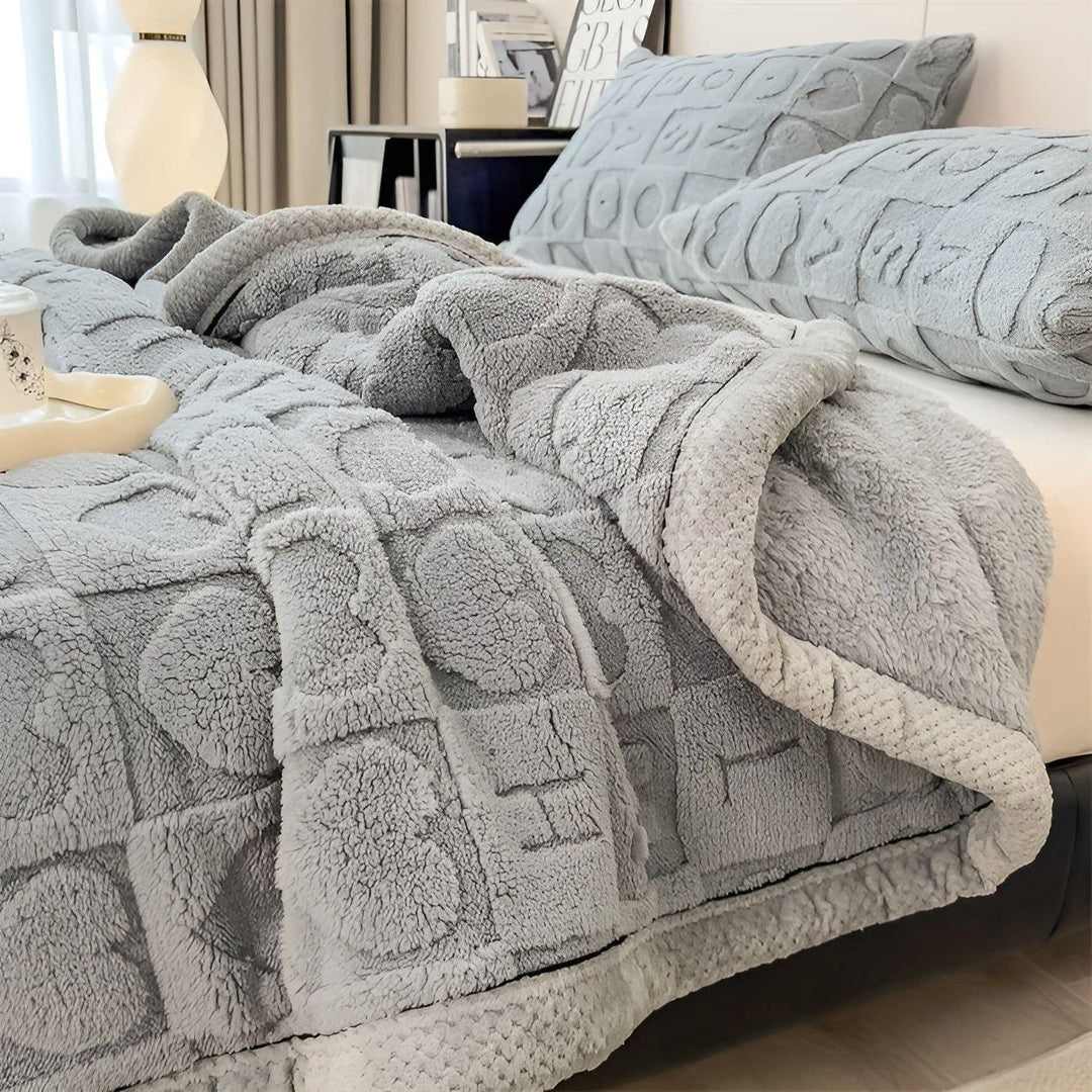 CoralDream Skantoanket – Varm fleece vinterSkantoanket med dobbeltsidig hjerte- og bokstavmotiv