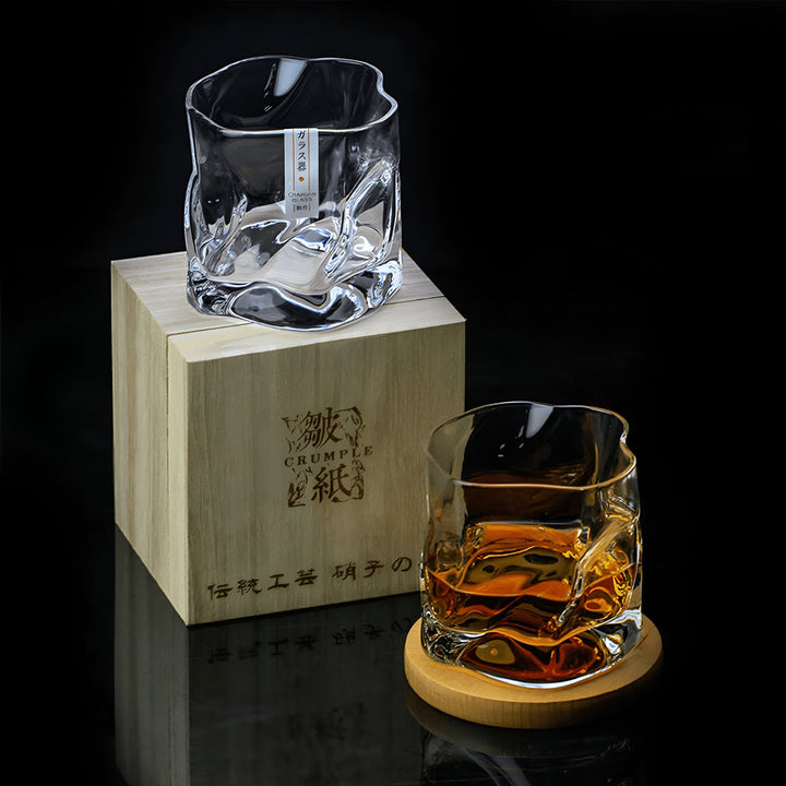 Whiskyglass i Edo Kiriko-stil – håndskåret med et unikt krølledesign
