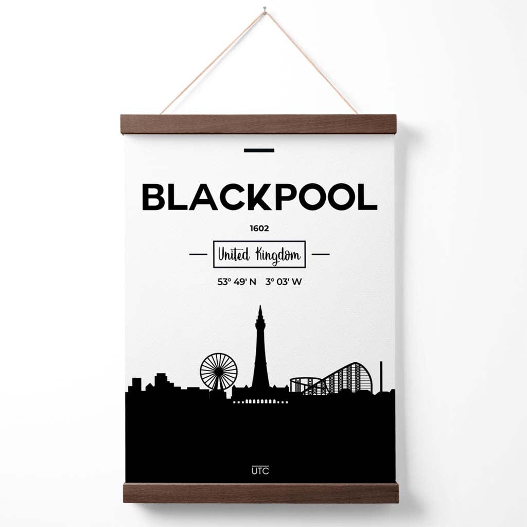 Blackpool bybildeplakat i svart-hvitt med oppheng