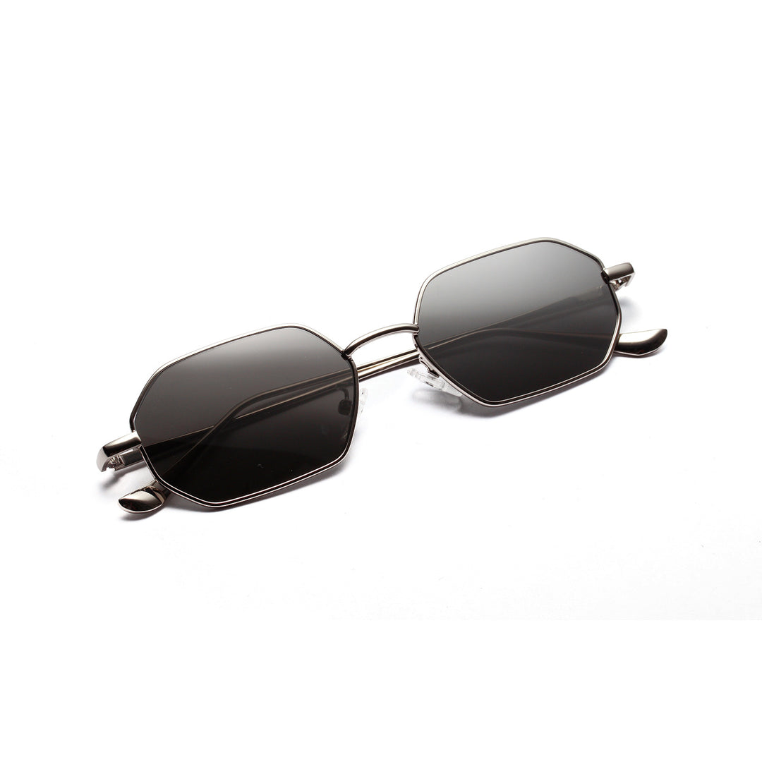 Dame moteriktig solbrille med innovativt åttkantet design Skanto