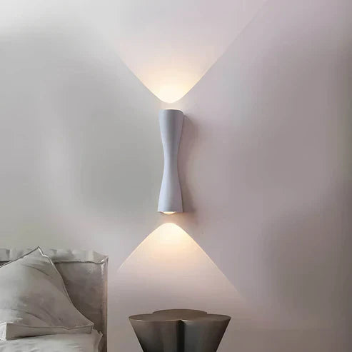 RéconfortGlow – Elegant Vanntett Vegglampe for Innendørs og Utendørs Skanto