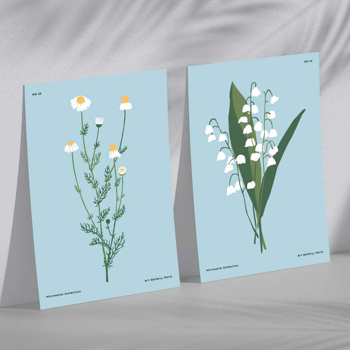 Sett med illustrasjoner av blå markblomster og 2 kunsttrykk