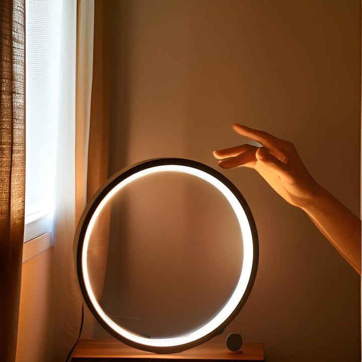 Skanto | HaloBeam - Modern Sirkulær Bordlampe