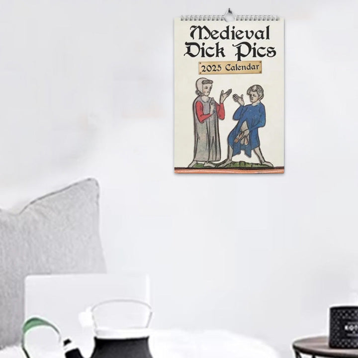 Skanto | Morsom Middelaldersk Veggkalender 2025 – Humor & Kunst