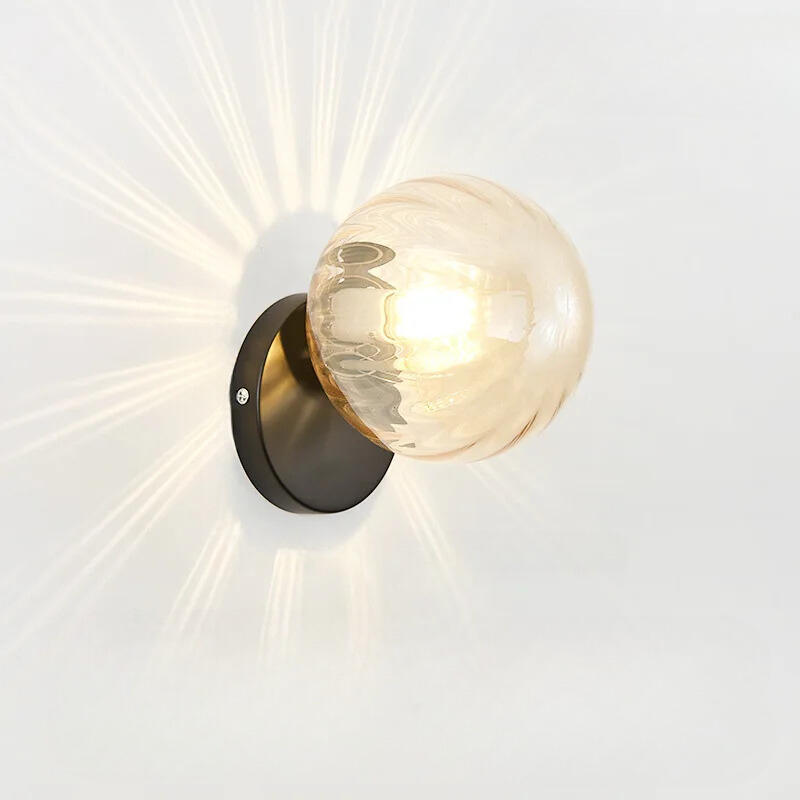 GleamGold - Luksus Gull Vegglampe med Glass Skanto