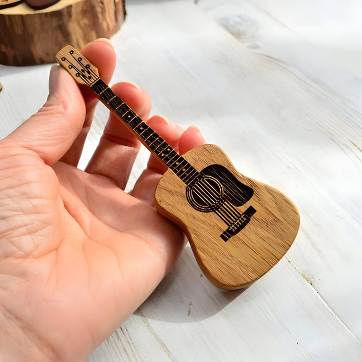 Skanto | Akustisk gitarplekter oppbevaringsboks