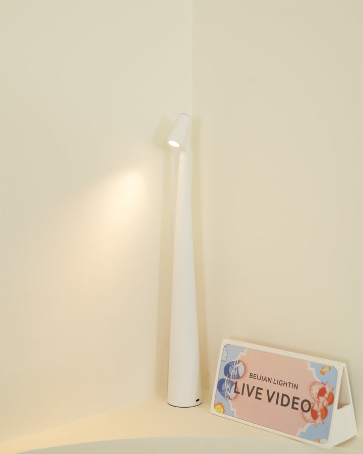 Skanto | EcoLight – Energieffektiv oppladbar skrivebordslampe