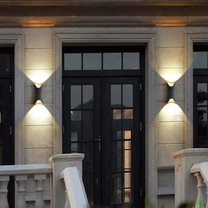Skanto | HydraBeam - Moderne Vanntett LED Vegglampe