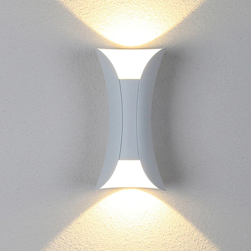 Skanto | HydraBeam - Moderne Vanntett LED Vegglampe