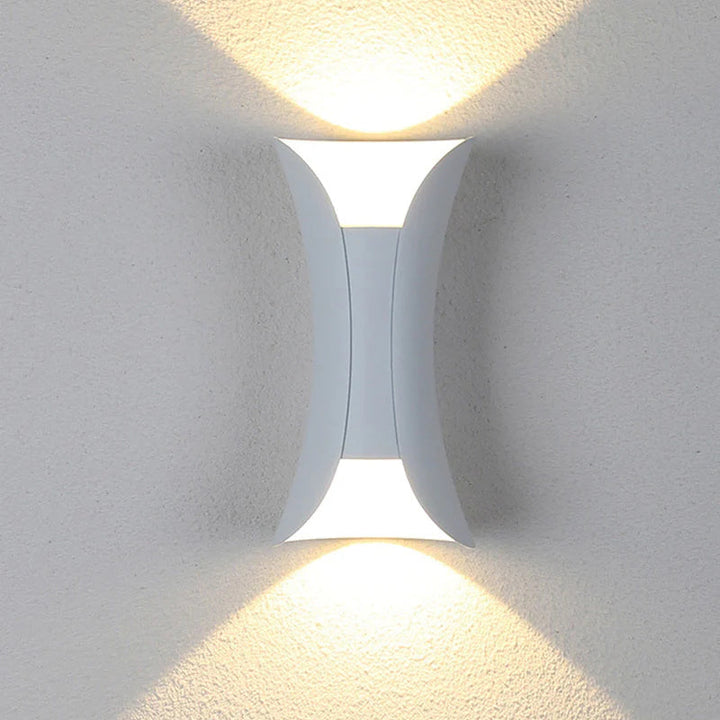 Skanto | HydraBeam - Moderne Vanntett LED Vegglampe
