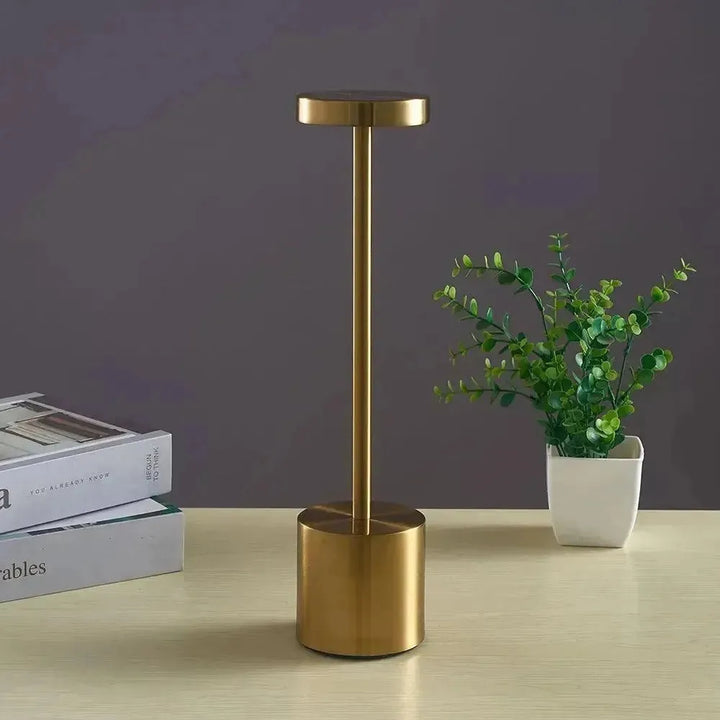 Astori - Oppladbar bordlampe uten kabel | Skanto