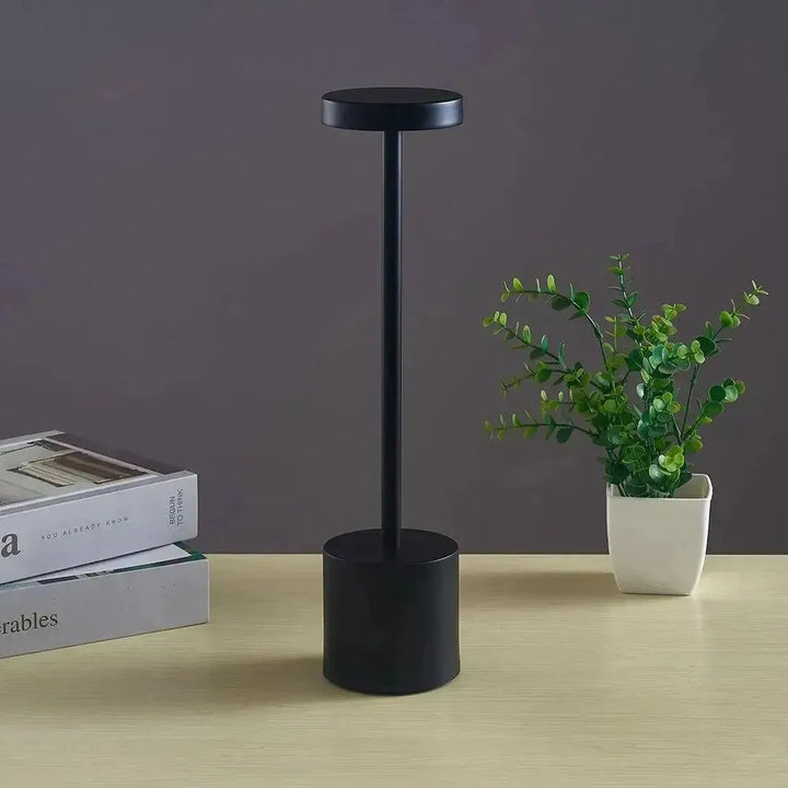 Astori - Oppladbar bordlampe uten kabel | Skanto