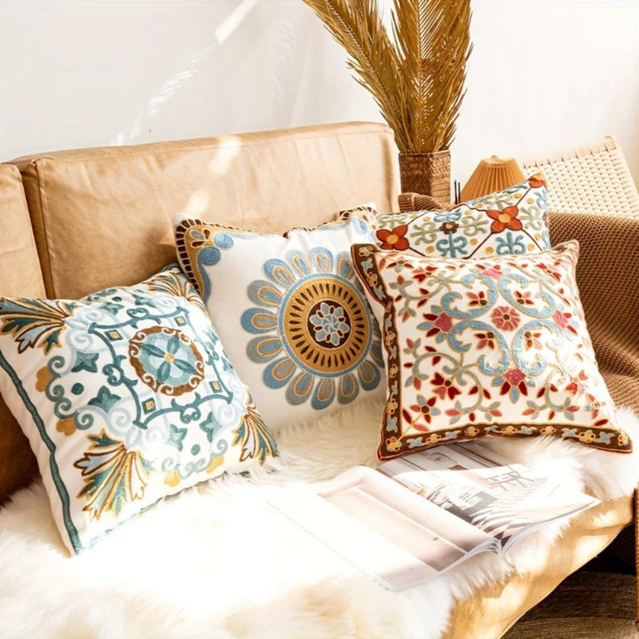 Skanto | Aurae Brodert Vintage Putetrekk