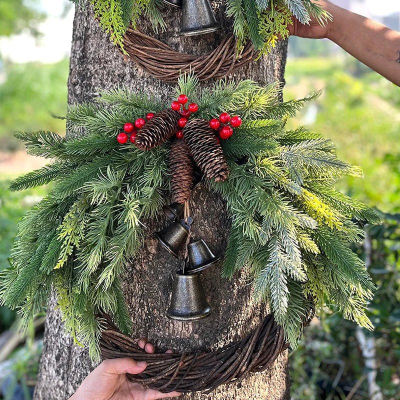 Skanto | Koselig julekrans med naturlige bjeller og treakkenter
