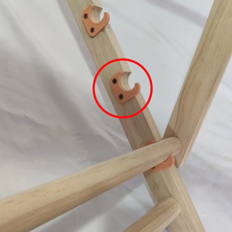 Rektangulær utendørs strandstol laget av heltre furu med sammenleggbar ryggstøtte, trukket med Oxford-stoff, for utendørs bruk.