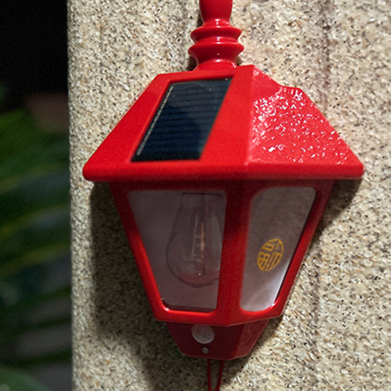 ABS Iron Fu-karakterkjegleformet solcelledrevet vegglampe med 1 lys for utendørs bruk