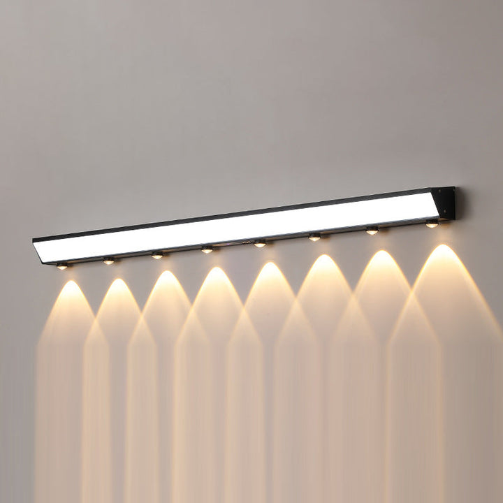 Soldrevet, vanntett, rektangulær LED-vegglampe med bevegelsessensor, laget av akryl, aluminium og rustfritt stål for terrassen