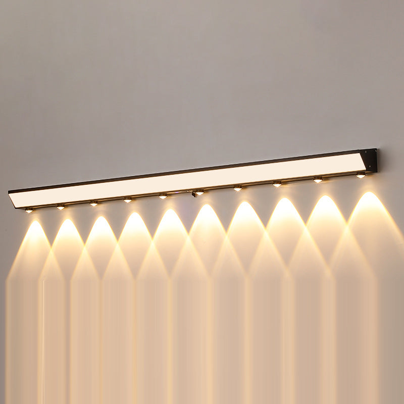 Soldrevet, vanntett, rektangulær LED-vegglampe med bevegelsessensor, laget av akryl, aluminium og rustfritt stål for terrassen