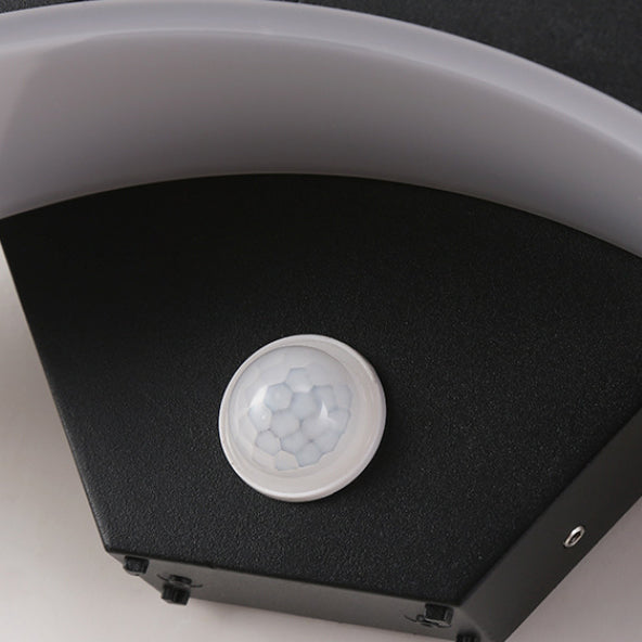 Moderne minimalistisk buet aluminium akryl LED vegglampe for hage | Skanto