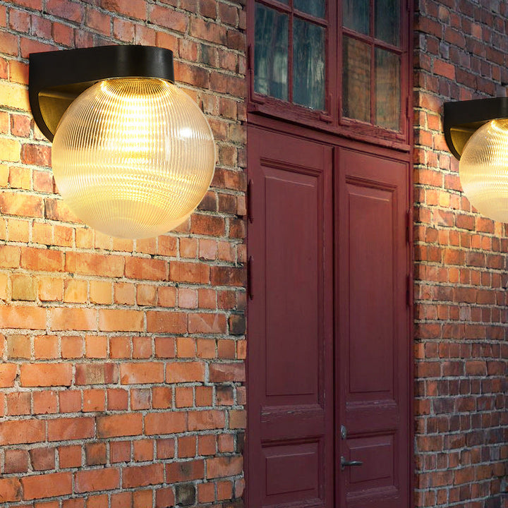 Moderne Enkelhet Vanntett Orb Polykarbonat Akryl 1-Lys Vegglampe For Utendørs Patio | Skanto