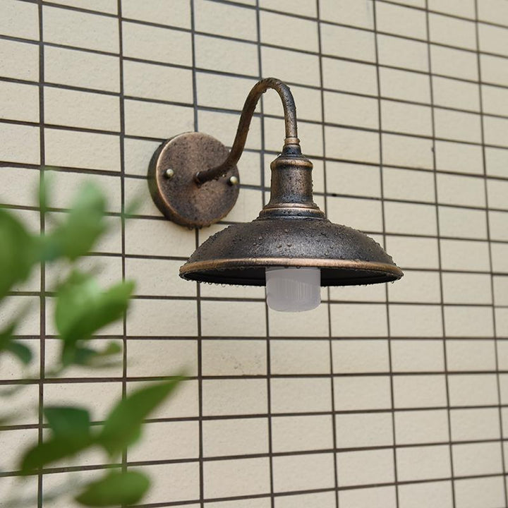 Moderne industriell rund potte lokk form buet stang jern skygge 1-lys vegglampe for uteplass | Skanto