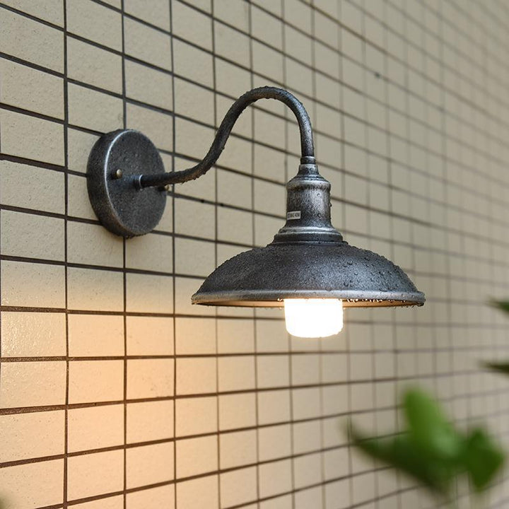 Moderne industriell rund potte lokk form buet stang jern skygge 1-lys vegglampe for uteplass | Skanto