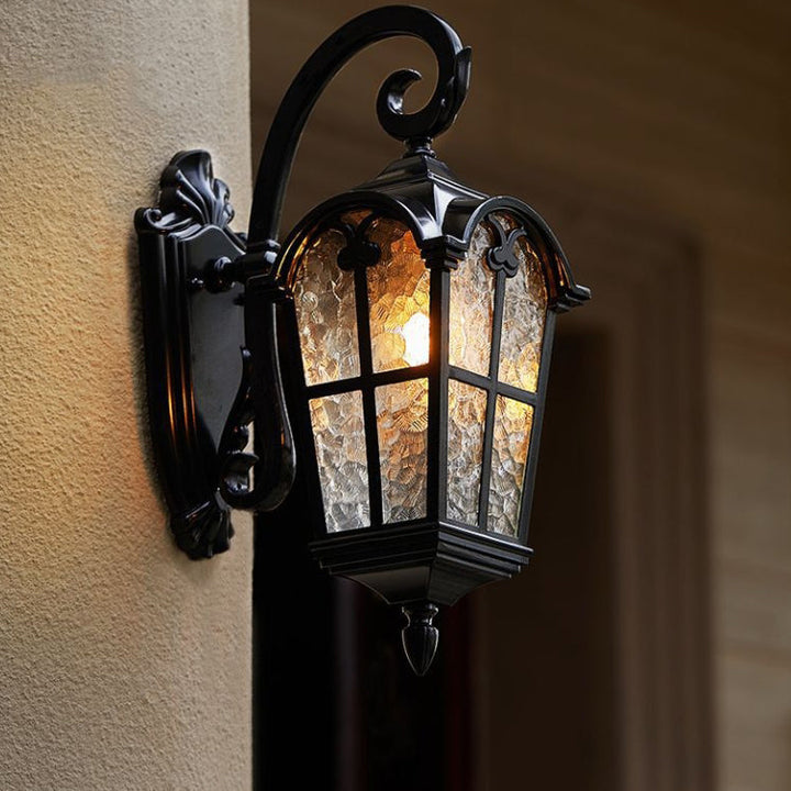 Tradisjonell europeisk kvadratisk blonder aluminium trykt glass 1-lys utendørs vegglampe for hage | Skanto