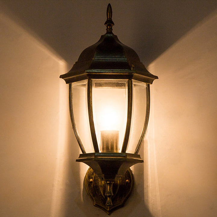 Samtidig Retro Vanntett Hexagonal Bur Aluminium Frostet Klart Glass 1-Lykt Vegglampe For Ute Patio | Skanto