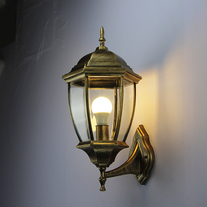 Samtidig Retro Vanntett Hexagonal Bur Aluminium Frostet Klart Glass 1-Lykt Vegglampe For Ute Patio | Skanto