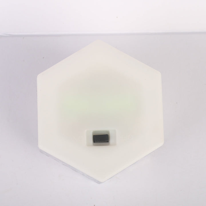 Moderne minimalistisk solarpanel vanntett hexagonal isflis ABS PVC LED plengelampe for utendørs terrasse | Skanto