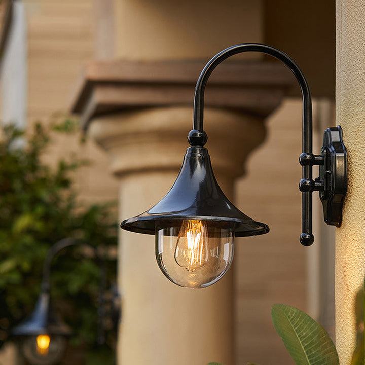 Moderne Enkelt Aluminium Trumpet Skjerm Glass 1-Lys Utendørs Vegglampe For Hage | Skanto