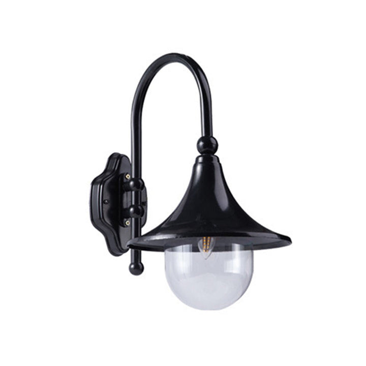 Moderne, enkel vegglampe i aluminium med trompetskjerm og glass, én lyskilde, for utendørs bruk, egnet for hagen.