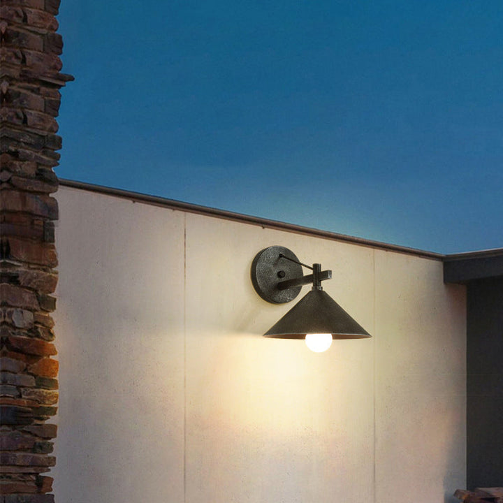 Moderne nordisk geometrisk kjegleformet vegglampe i jern med én lyskilde, vanntett, for utendørs bruk, for hagen